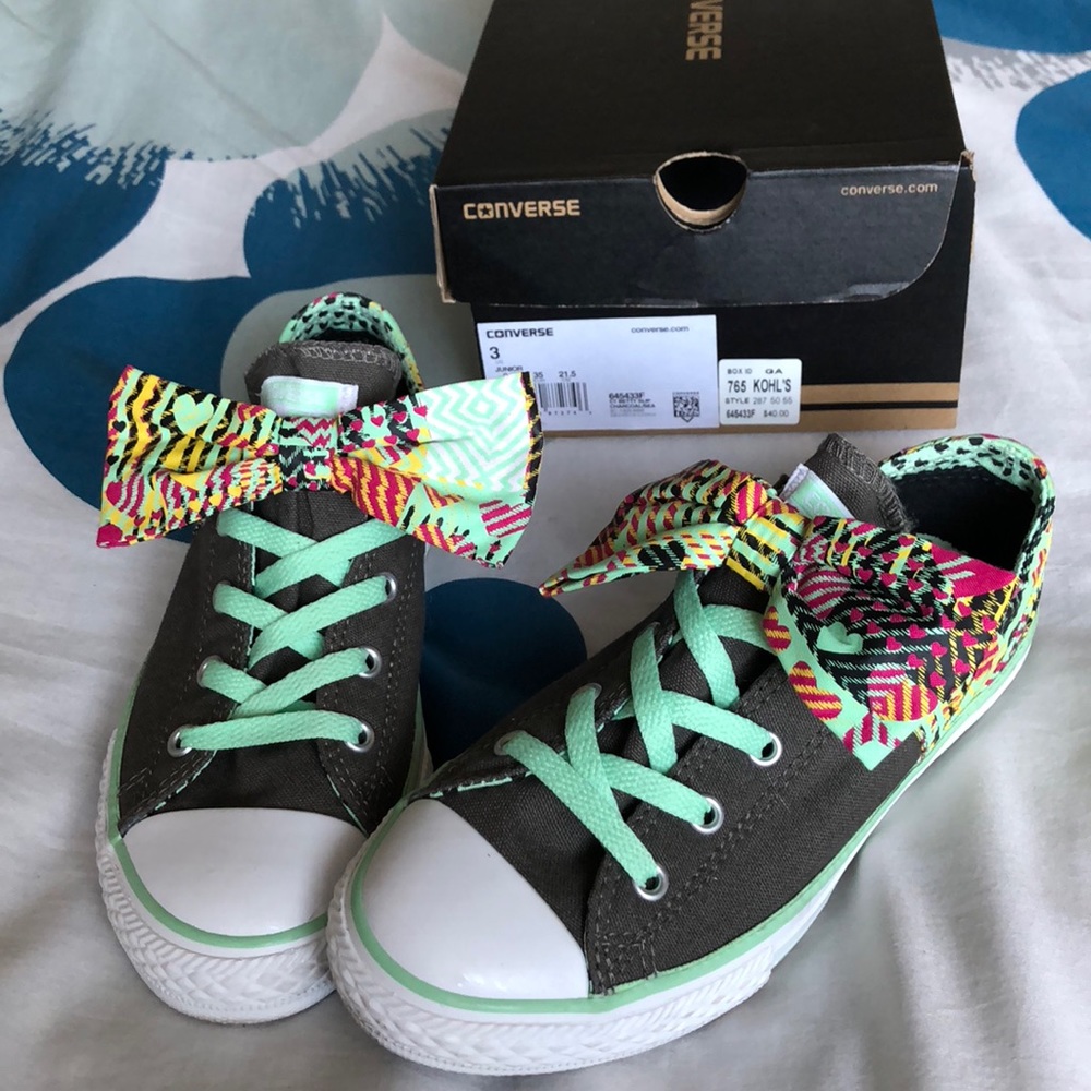 Converse Bow Sneakers Youth Sz 3 OR Women’s Sz 6